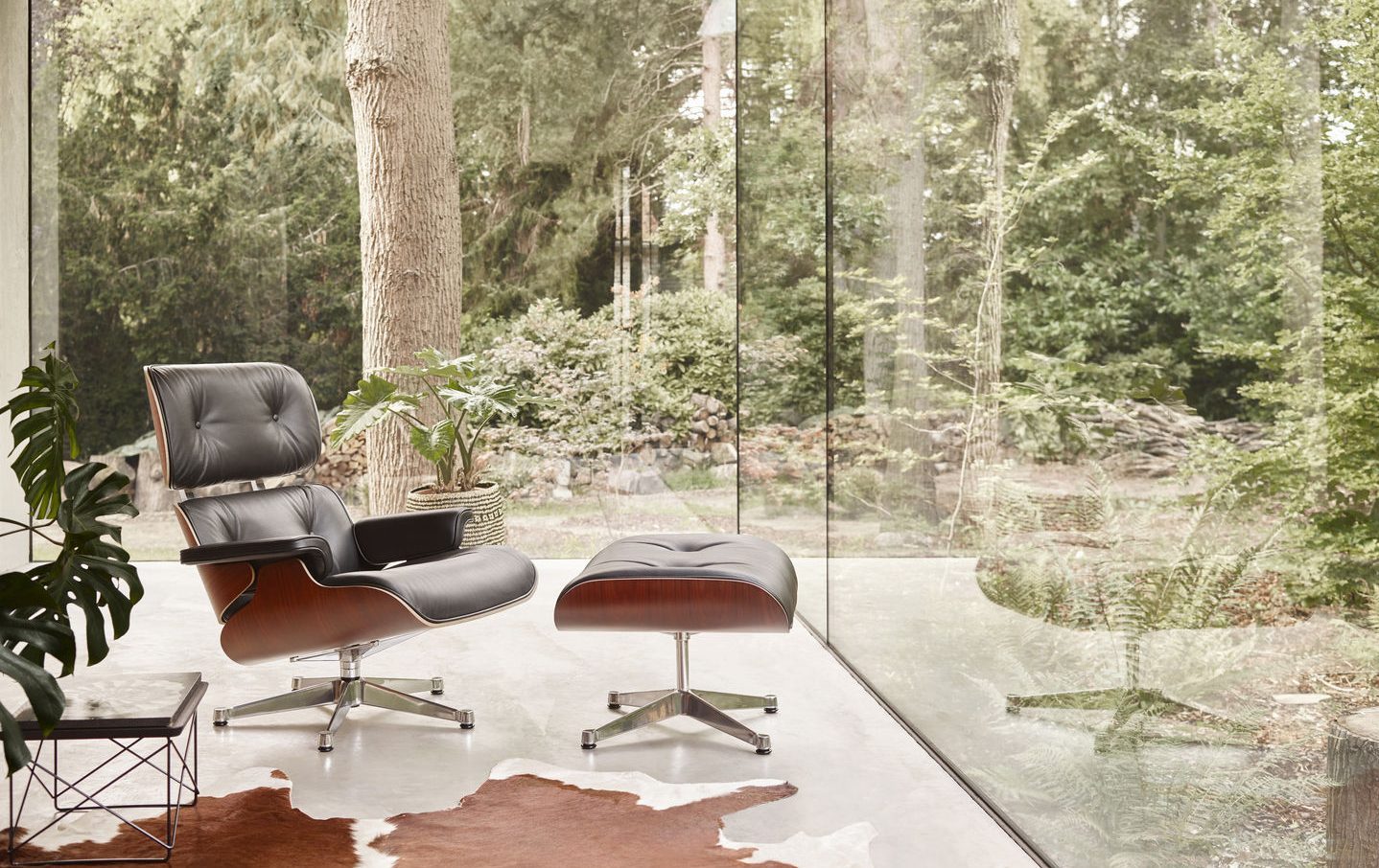 Metropolis Design Bologna Showroom Vitra Eames Lounge Chair
